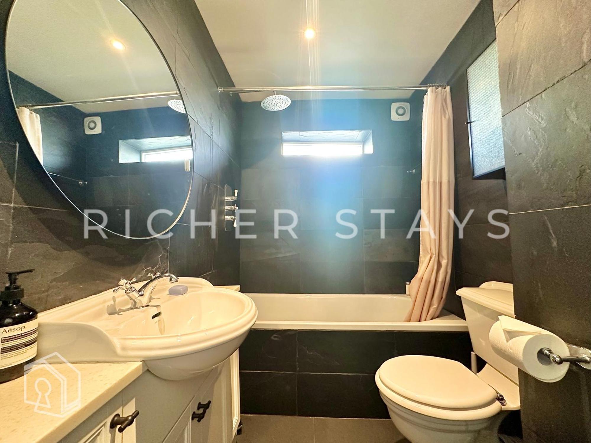 Luxury 2-bedroom Apt, Corporates And Families Apartament Londra